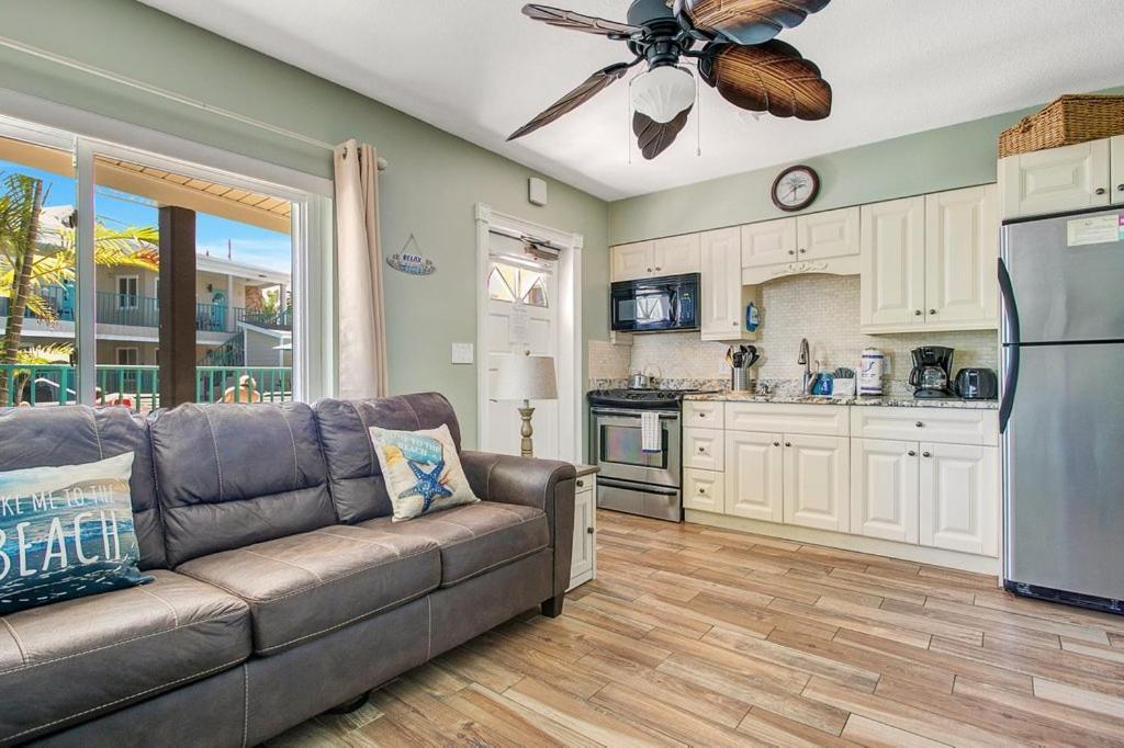 קלירווטר ביץ' Five Palms Vacation Rentals- Daily - Weekly - Monthly מראה חיצוני תמונה