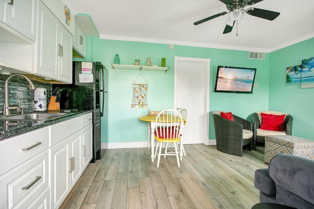 קלירווטר ביץ' Five Palms Vacation Rentals- Daily - Weekly - Monthly מראה חיצוני תמונה