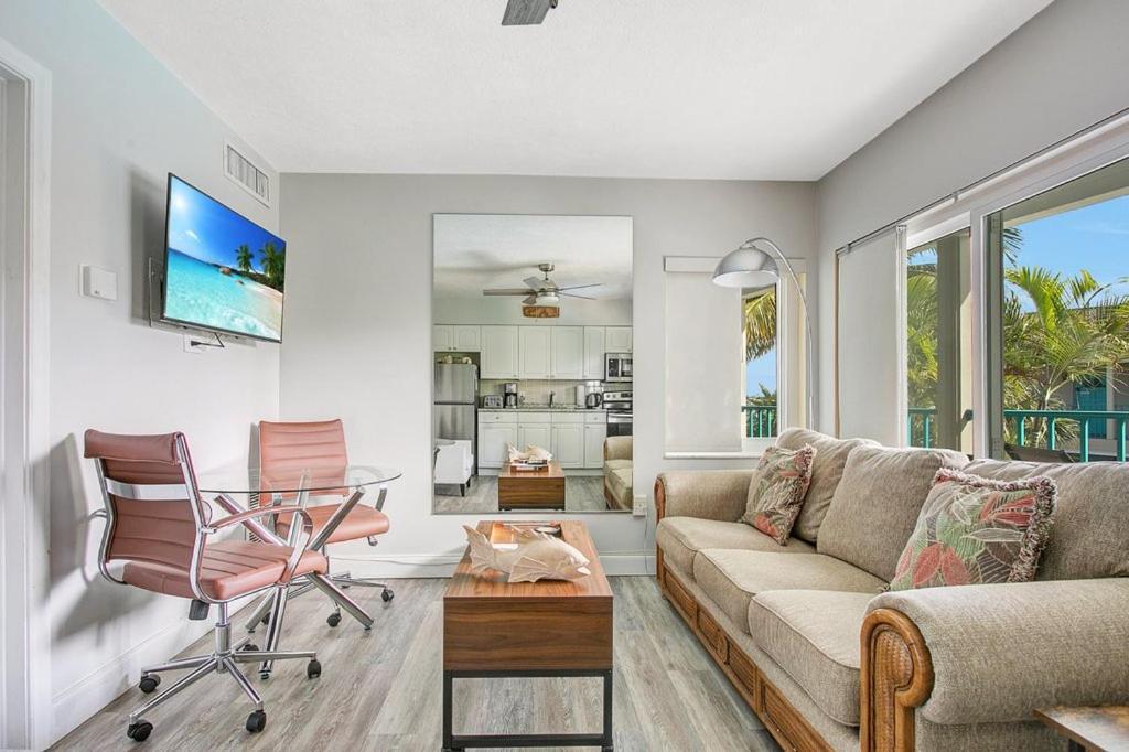 קלירווטר ביץ' Five Palms Vacation Rentals- Daily - Weekly - Monthly מראה חיצוני תמונה