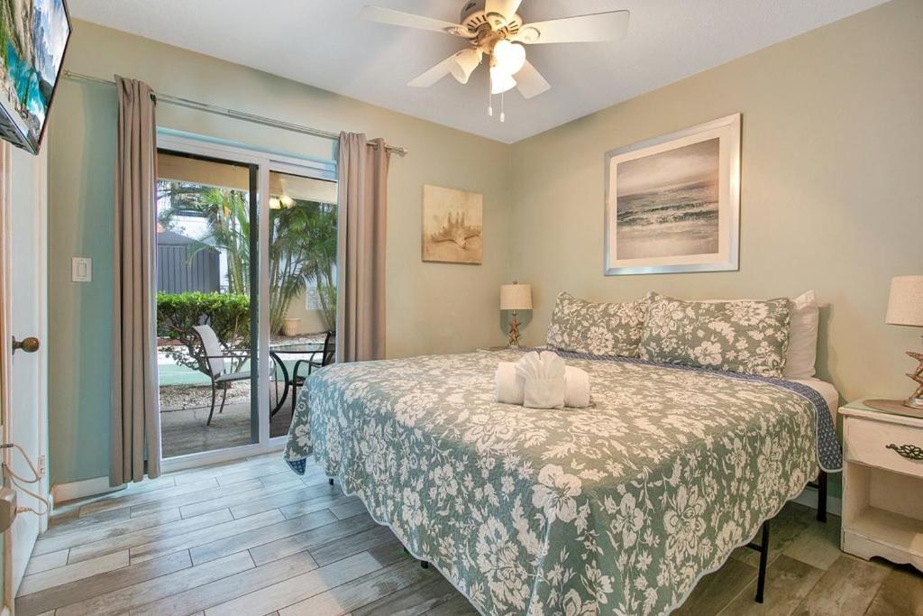 קלירווטר ביץ' Five Palms Vacation Rentals- Daily - Weekly - Monthly מראה חיצוני תמונה