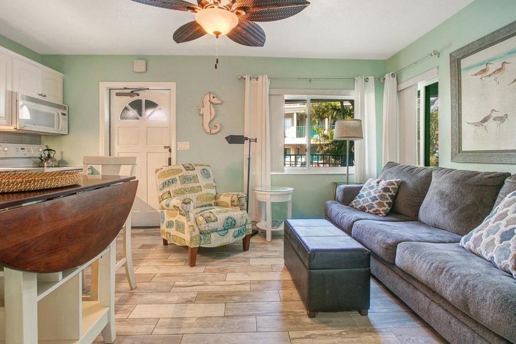 קלירווטר ביץ' Five Palms Vacation Rentals- Daily - Weekly - Monthly מראה חיצוני תמונה